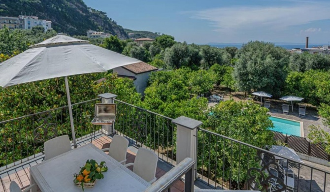 Casa Gege', for up to 5 guests, shared pool, Sorrento center