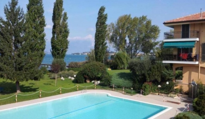 ENA APARTMENT Sirmione bilocale fronte lago con piscina