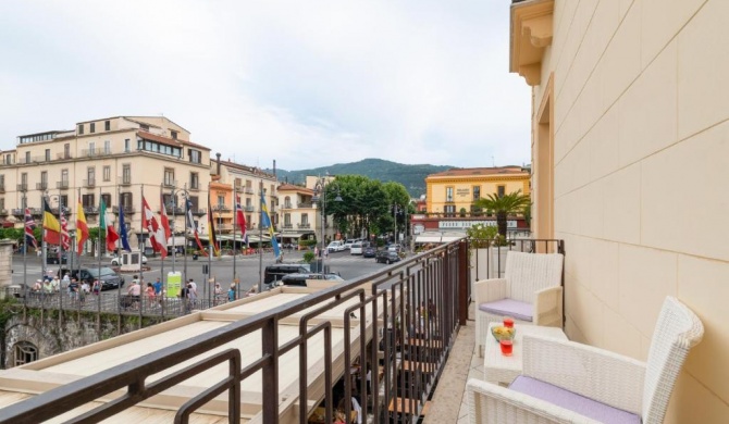 SORRENTO - Posizione unica nella piazza principale