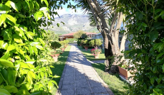 Saturnia Garden B&B