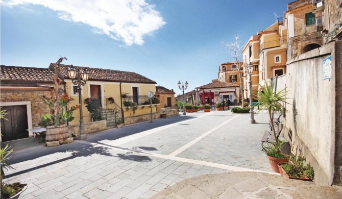 Nice home in Stella Cilento with 7 Bedrooms, WiFi and Outdoor swimming pool