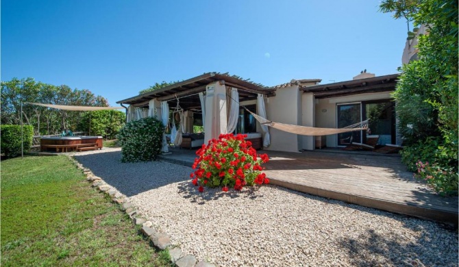 Stunning home in Stintino with Jacuzzi, 2 Bedrooms and WiFi