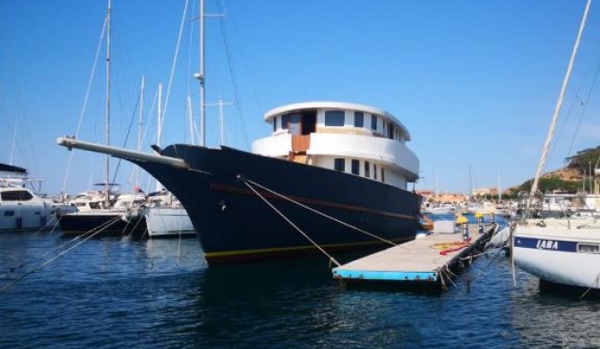 CLASSIC Yacht YANIKA Yachting Watersport ETS