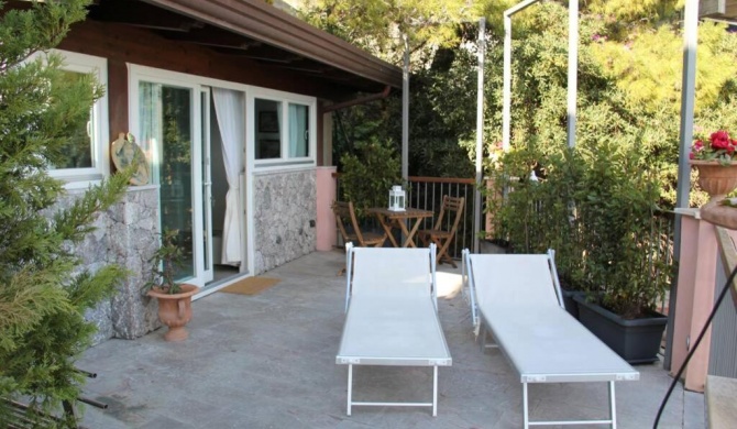 Chalet vista mare a Taormina con parcheggio Paolone House