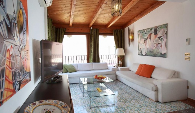 Luxury Villa Taormina city center, terrace with views