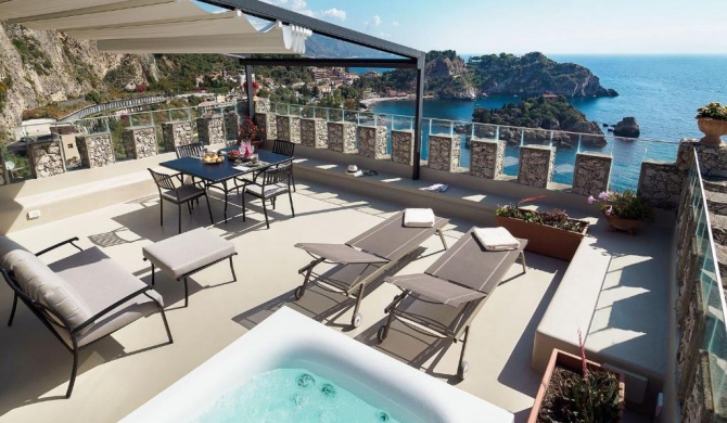 Sea view apartment in Taormina with bubble bath