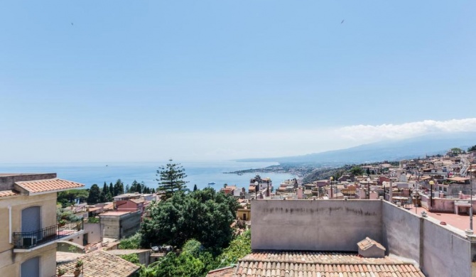 Teatro Greco Balcony Apartment