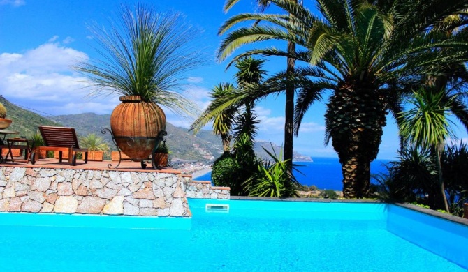 VILLA LOU TAORMINA Exclusive Use of Pool