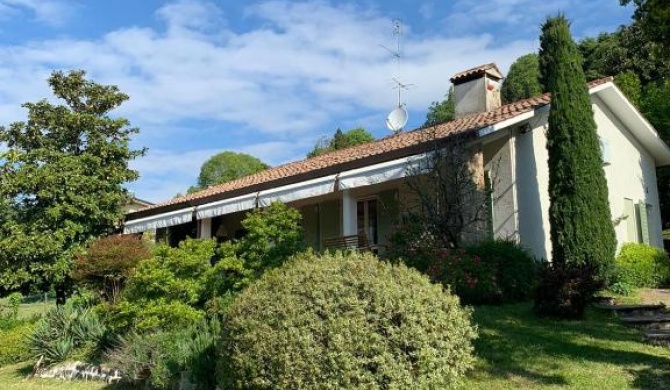 Einzelhaus mit großer Terrasse und Garten in Teolo