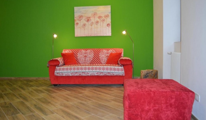 Parravicini Red Flower apartment