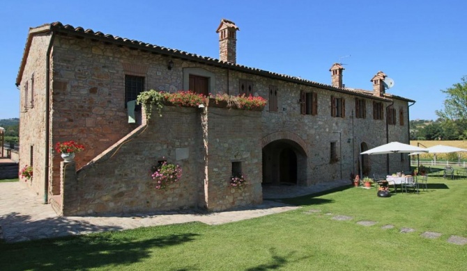 Apartment on farm amidst the Umbrian hills