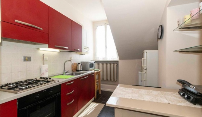 NEW! Cozy Attic Apt few steps from Porta Nuova