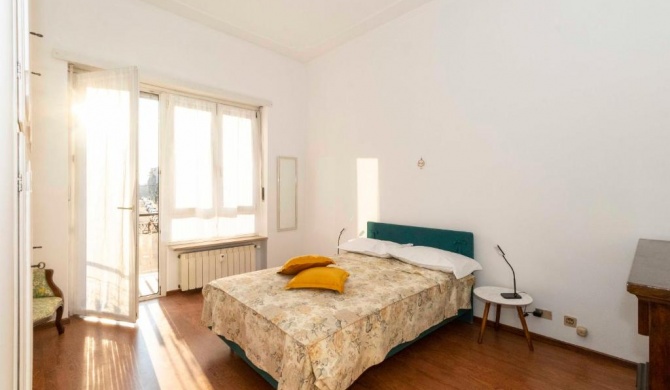 Torino Precollina Balcony Flat