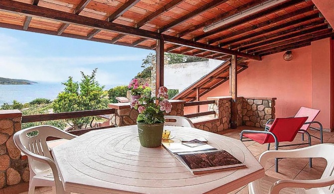 Stunning home in Torre dei Corsari with 5 Bedrooms